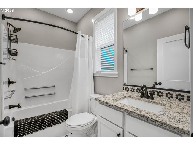 2308 Se RISLEY Ave, Milwaukie, OR 97267