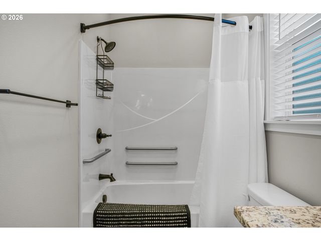 2308 Se RISLEY Ave, Milwaukie, OR 97267