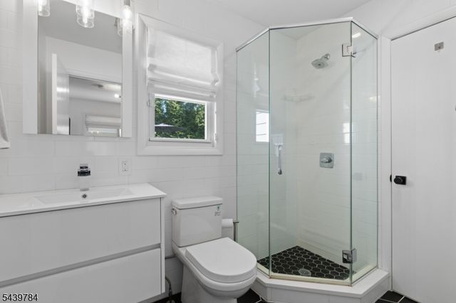 415 Orange Rd, Montclair Twp., NJ 07042