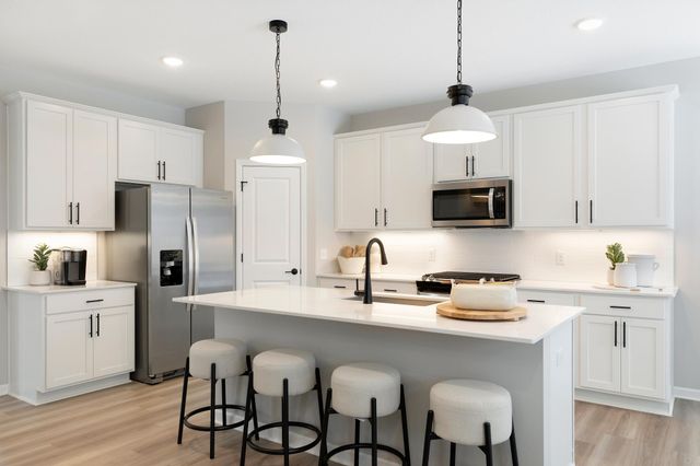 12752 Farnham Lane, Rogers, MN 55374