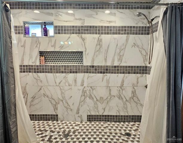 315 N Los Cerritos Circle, Edinburg, TX 78541