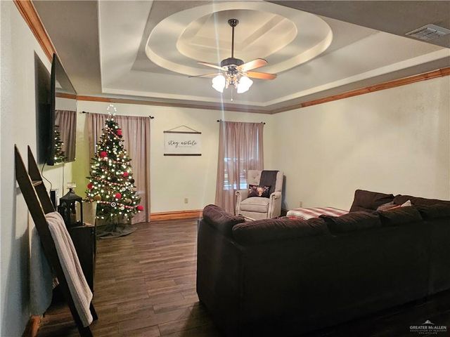 315 N Los Cerritos Circle, Edinburg, TX 78541