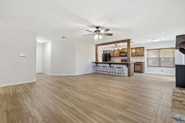 10550 Kinderhook Dr, San Antonio, TX 78245