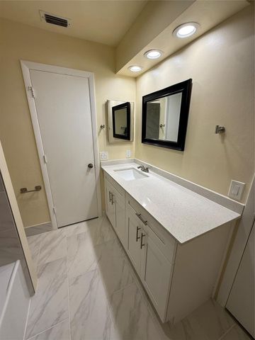 14925 SW 48th Terrace 20E, Miami, FL 33185