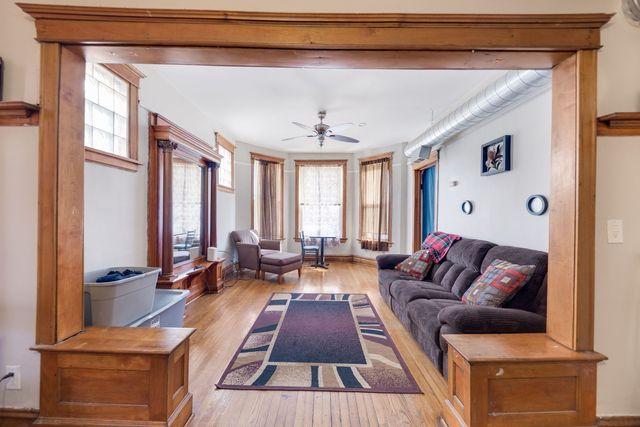 6718 S Saint Lawrence Avenue, Chicago, IL 60637