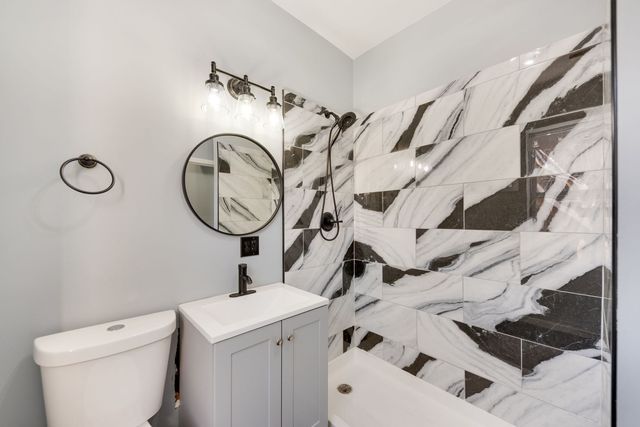 6718 S Saint Lawrence Avenue, Chicago, IL 60637