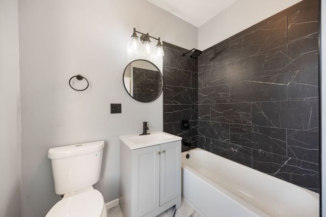 6718 S Saint Lawrence Avenue, Chicago, IL 60637