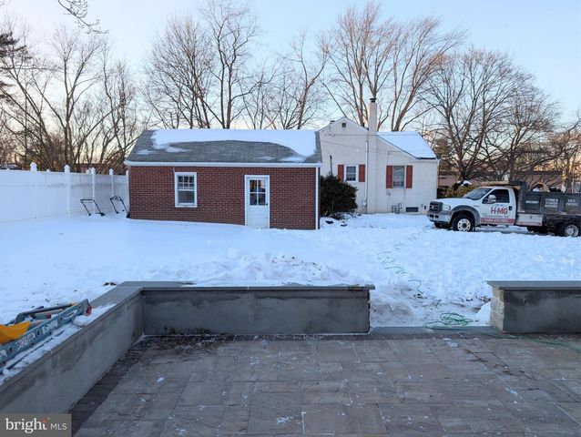 667 N FORREST, Eagleville, PA 19403