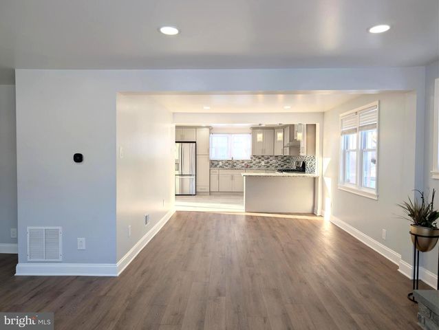 667 N FORREST, Eagleville, PA 19403