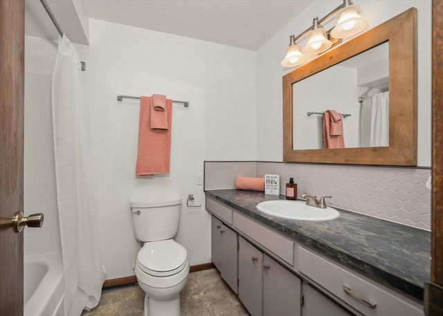 7146 N Fleming St, Spokane, WA 99208