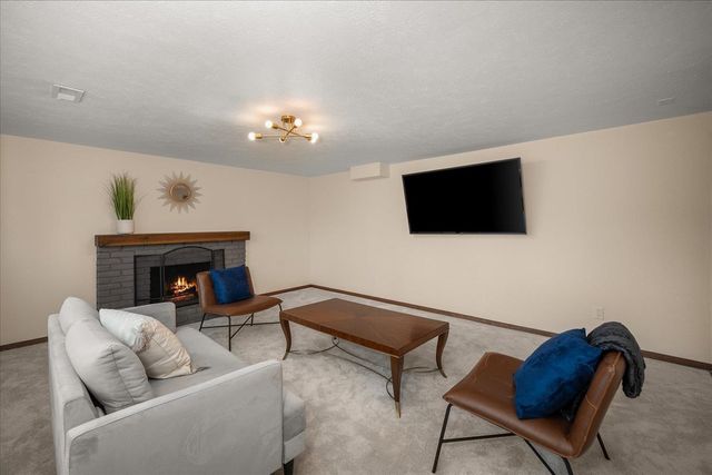 7146 N Fleming St, Spokane, WA 99208