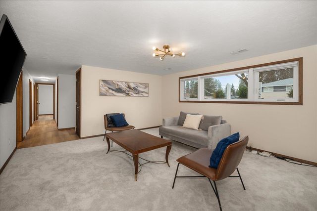 7146 N Fleming St, Spokane, WA 99208