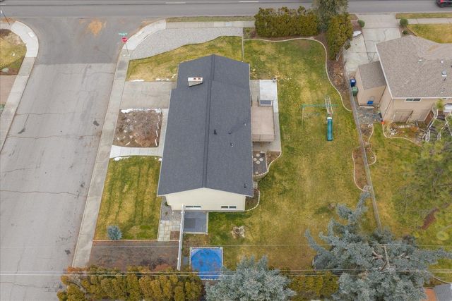 7146 N Fleming St, Spokane, WA 99208