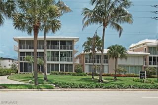 1910 Gulf Shore BLVD N 102, Naples, FL 34102