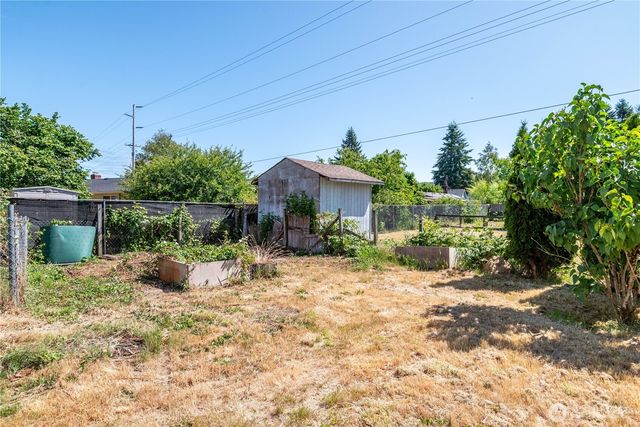 642 SW 5th Avenue, Castle Rock, WA 98611