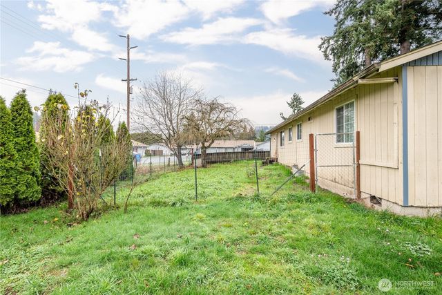 642 SW 5th Avenue, Castle Rock, WA 98611