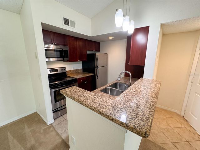 5124 CONROY ROAD 33, Orlando, FL 32811