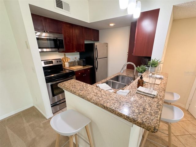 5124 CONROY ROAD 33, Orlando, FL 32811