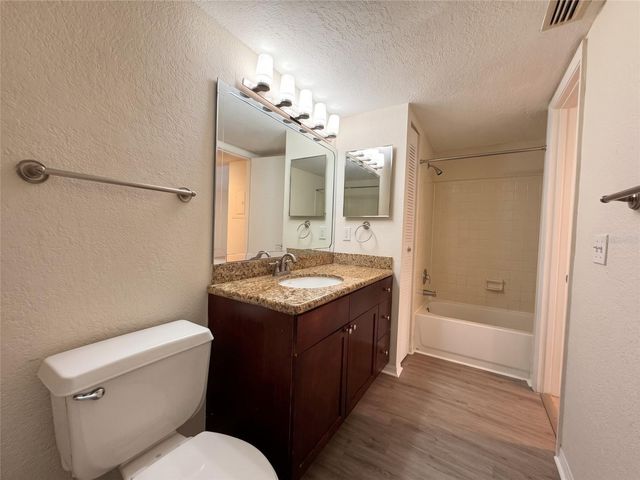 5124 CONROY ROAD 33, Orlando, FL 32811