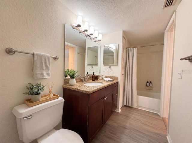 5124 CONROY ROAD 33, Orlando, FL 32811