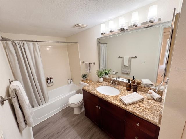 5124 CONROY ROAD 33, Orlando, FL 32811