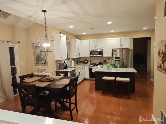 3 Treetops Circle, Princeton, NJ 08540