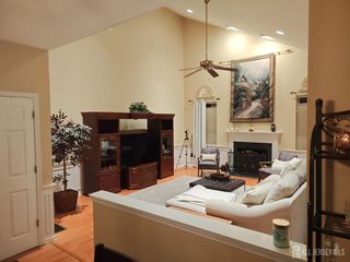 3 Treetops Circle, Princeton, NJ 08540