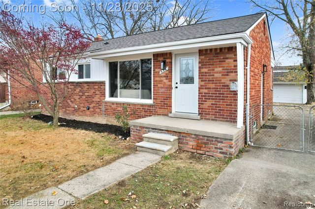 556 Harrison Street, Garden City, MI 48135