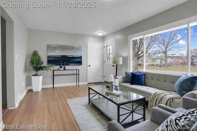 556 Harrison Street, Garden City, MI 48135