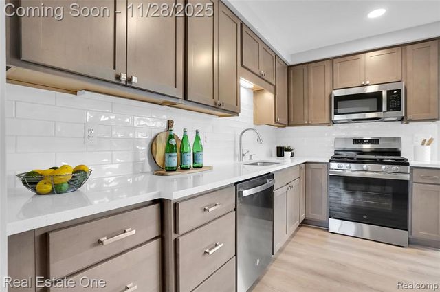 556 Harrison Street, Garden City, MI 48135