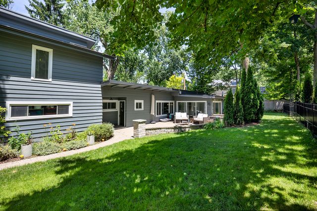 645 Indian Road, Glenview, IL 60025