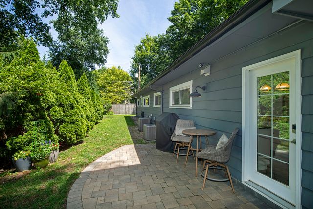 645 Indian Road, Glenview, IL 60025
