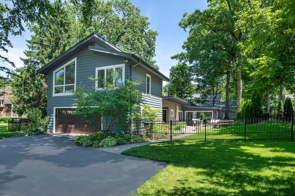 645 Indian Road, Glenview, IL 60025