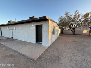 326 E Prince Rd Apt 3, Tucson, AZ 85705