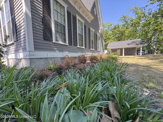 201 Boothe Street, Batesville, MS 38606