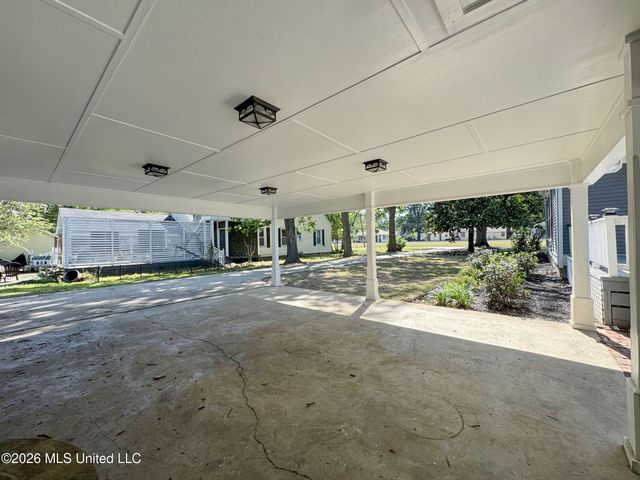 201 Boothe Street, Batesville, MS 38606