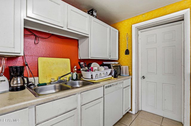 501 S 8th Street, Anthony, TX 79821