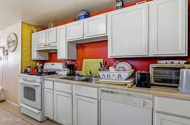 501 S 8th Street, Anthony, TX 79821