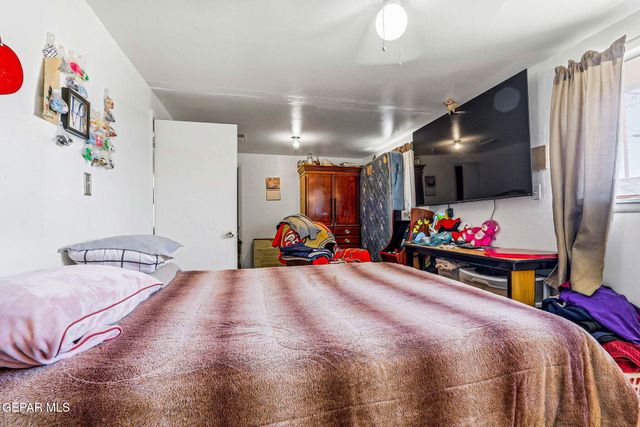 501 S 8th Street, Anthony, TX 79821