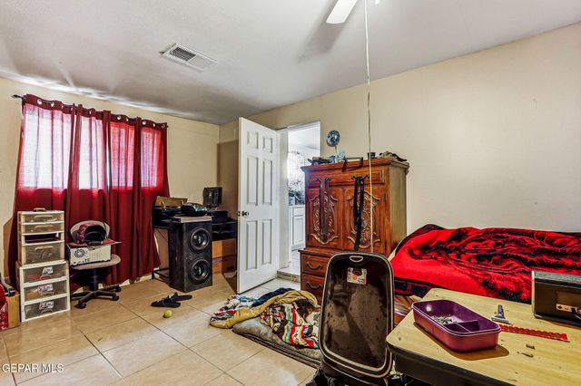 501 S 8th Street, Anthony, TX 79821