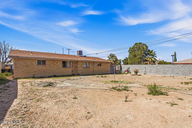 501 S 8th Street, Anthony, TX 79821