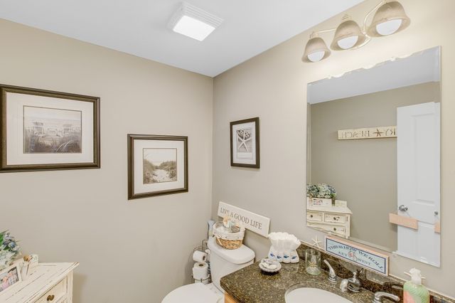 11 Partridge Ln B, Salisbury, MA 01952
