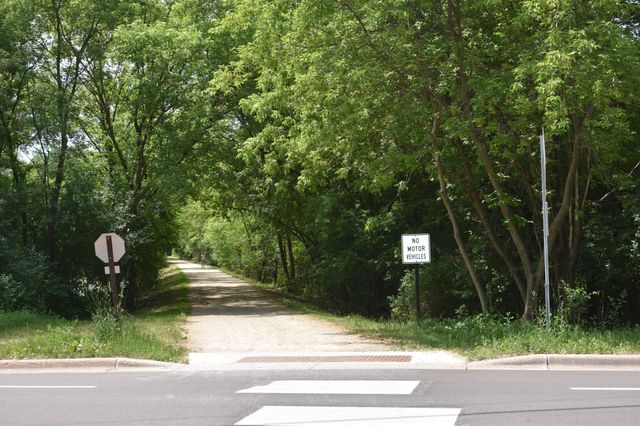 5500 Rowland Road, Hopkins, MN 55343