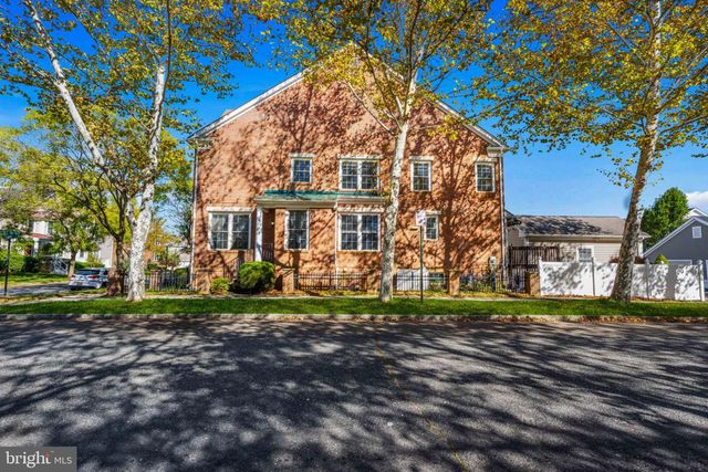 102 BURNET CRES, Robbinsville, NJ 08691