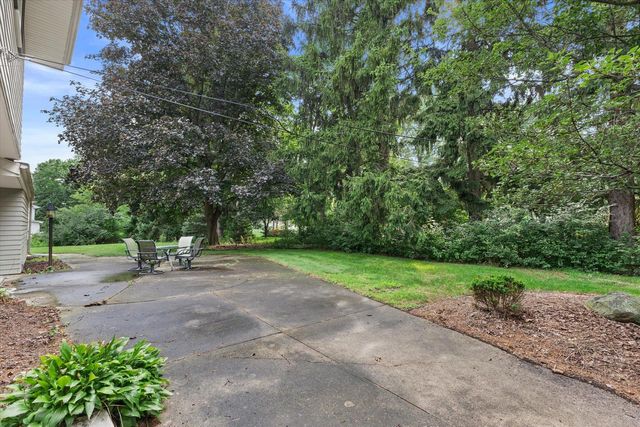 1825 Jean Marie COURT, Brookfield, WI 53005