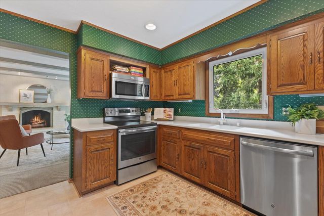 1825 Jean Marie COURT, Brookfield, WI 53005