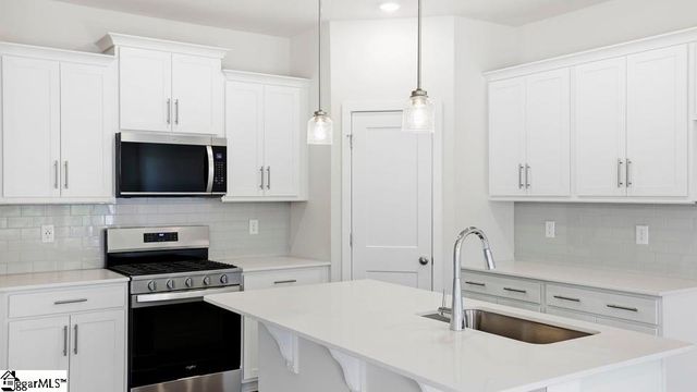 612 Jules Lane, Moore, SC 29369