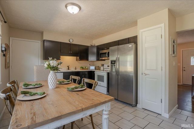 518 Gun Powder Lane, Evansville, IN 47711