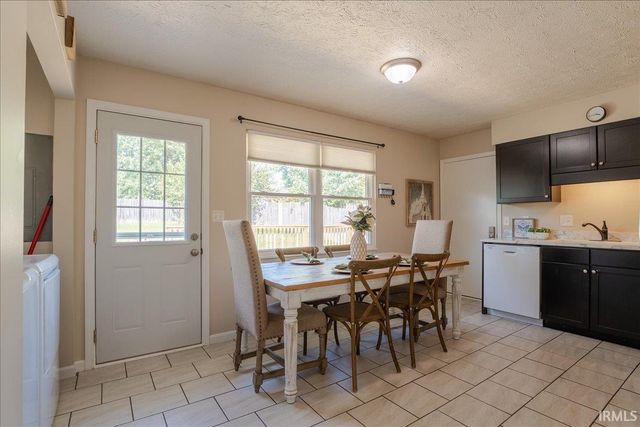 518 Gun Powder Lane, Evansville, IN 47711