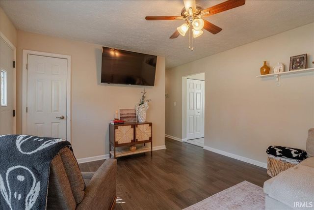 518 Gun Powder Lane, Evansville, IN 47711